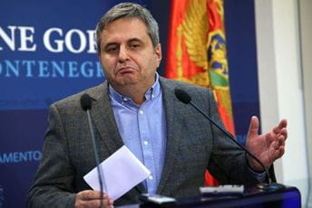 Radnici KAP-a pitaju s kim se to Radunović dogovarao Radnici KAP-a pitaju s kim se to Radunović dogovarao