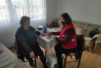 Crveni krst sprovodi uslugu pomoć u kući za starije i osobe sa invaliditetom Crveni krst sprovodi uslugu pomoć u kući za starije i osobe sa invaliditetom