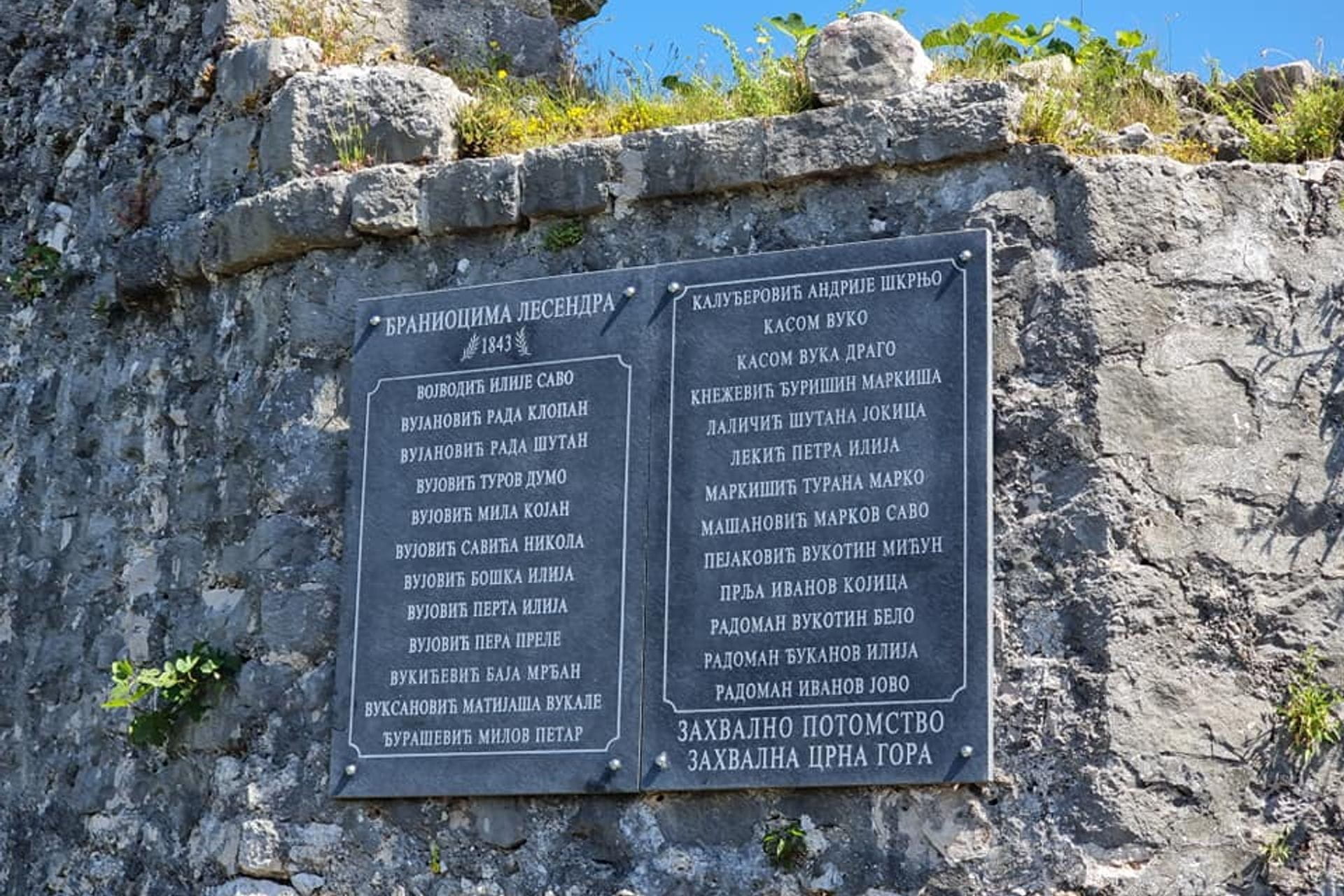 Fotografija 1: Otkrivena spomen-ploča braniocima Lesendra