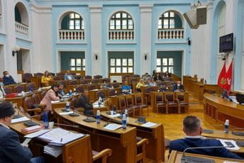 Novak Adžić imenovan za člana Savjeta RTV Cetinje Novak Adžić imenovan za člana Savjeta RTV Cetinje