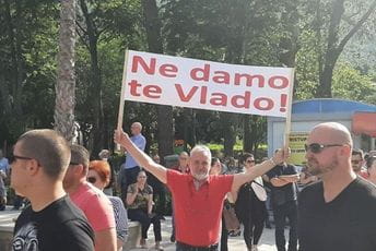 U utorak novi protest podrške doktoru Popoviću U utorak novi protest podrške doktoru Popoviću