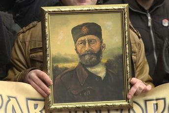 Simpatizeri četnika u "maršu" na funkcije u Crnoj Gori Simpatizeri četnika u "maršu" na funkcije u Crnoj Gori