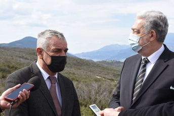 Krivokapić u kumovskim odnosima sa Mitrovićem Krivokapić u kumovskim odnosima sa Mitrovićem