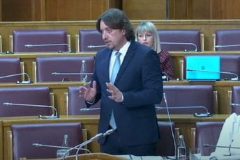 Sekulović: Policija se oslobađa od političkog uticaja Sekulović: Policija se oslobađa od političkog uticaja