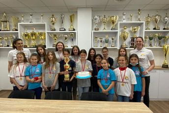 Tako to rade veliki klubovi: Svečanost u ,,Bemax areni” za titulu mlađih pionirki Tako to rade veliki klubovi: Svečanost u ,,Bemax areni” za titulu mlađih pionirki