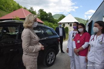 Mojkovačko selo Prošćenje protiv korone: Ministarka zdravlja lično nadzirala vakcinaciju Mojkovačko selo Prošćenje protiv korone: Ministarka zdravlja lično nadzirala vakcinaciju