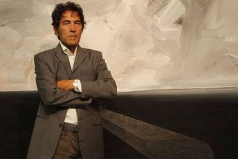 Umjetnik prodao nevidljivu skulpturu za 18 hiljada dolara (VIDEO/FOTO) Salvatore Garau:Umjetnik prodao nevidljivu skulpturu za 18 hiljada dolara