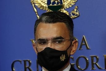 Poražavajuće je što su Leposavić i Vučurović i dalje na funkcijama Poražavajuće je što su Leposavić i Vučurović i dalje na funkcijama