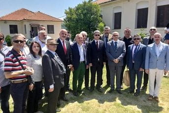 Izložba „Kult Svetog Vladimira Dukljanskog“ otvorena u Elbasanu Izložba „Kult Svetog Vladimira Dukljanskog“ otvorena u Elbasanu