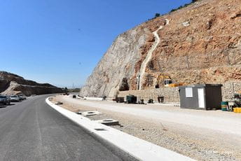 Krivokapić i Bojanić obišli radove: Neophodni dodatni napori kako bi auto-put bio završen u roku Krivokapić i Bojanić obišli radove: Neophodni dodatni napori kako bi auto-put bio završen u roku