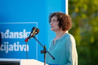 Dok god se čuje glas žena Crnoj Gori ima nade Dok god se čuje glas žena Crnoj Gori ima nade