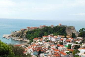 Ulcinj: Nikšićanin usred dana šenlučio na bulevaru