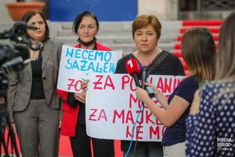 Savković Krivokapiću: I mojim glasom ste tu gdje ste, želimo Ustav jednak za sve Savković Krivokapiću: I mojim glasom ste tu gdje ste, želimo Ustav jednak za sve