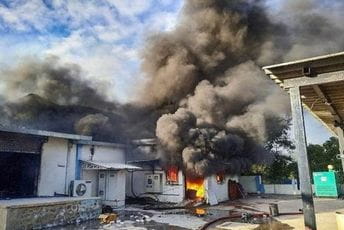 Indija: Požar u fabrici hemijskih preparata, 18 poginulih Indija: Požar u fabrici hemijskih preparata, 18 poginulih