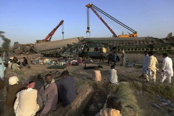 U željezničkoj nesreći u Pakistanu stradale 63 osobe U željezničkoj nesreći u Pakistanu stradale 63 osobe