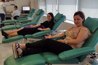 Zaposleni u Upravi prihoda i carina dobrovoljno dali krv Zaposleni u Upravi prihoda i carina dobrovoljno dali krv