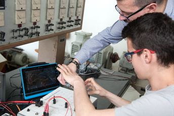 Upis na studijske programe Elektrotehničkog fakulteta elektronskim putem Upis na studijske programe Elektrotehničkog fakulteta elektronskim putem