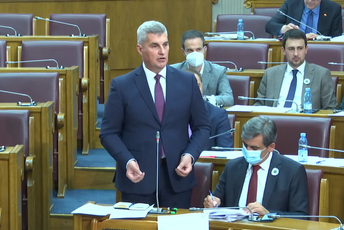 Brajović: Još jedna u nizu nezakonitosti Vlade i njenog predsjednika Brajović: Još jedna u nizu nezakonitosti Vlade i njenog predsjednika