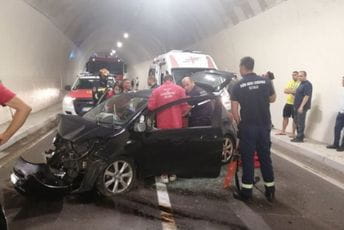 U saobraćajnoj nesreći u Njegušima povrijeđena jedna osoba U saobraćajnoj nesreći u Njegušima povrijeđena jedna osoba