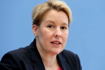 Njemačkoj političarki oduzet doktorat nakon što su dokazane tvrdnje o plagiranju Njemačkoj političarki oduzet doktorat nakon što su dokazane tvrdnje o plagiranju