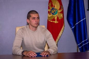 Popović: Obezbijediti radna mjesta za mlade Popović: Obezbijediti radna mjesta za mlade