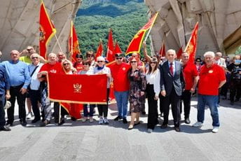 Crnogorske patriote odale počast herojima bitke na Sutjesci Crnogorske patriote odale počast herojima bitke na Sutjesci