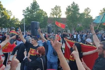 Protest na Trgu u Nikšiću Protest na Trgu u Nikšiću