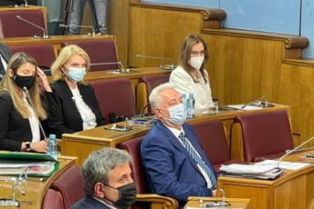 Premijer rizikuje nove izbore po starim pravilima Premijer rizikuje nove izbore po starim pravilima