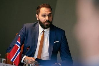 Čelanović: Vlada, sjedi 1! Čelanović: Vlada, sjedi 1!