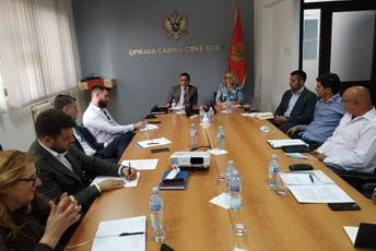 Zajedništvom javno-privatnog  partnerstva ka boljem carinskom sistemu Zajedništvom javno-privatnog  partnerstva ka boljem carinskom sistemu