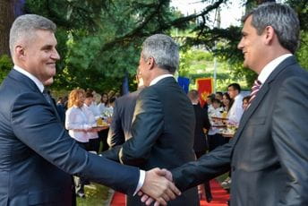 Brajović čestitao Ibrahimoviću: Imaćete podršku Socijaldemokrata, kao iskrenog saveznika i prijatelja Brajović čestitao Ibrahimoviću: Imaćete podršku Socijaldemokrata, kao iskrenog saveznika i prijatelja