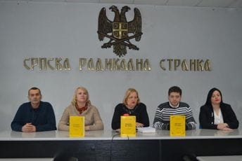 Srbija: Radikali traže kazne za ljude koji tvrde da se u Srebrenici dogodio genocid Srbija: Radikali traže kazne za ljude koji tvrde da se u Srebrenici dogodio genocid