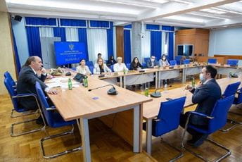 Odbor za zdravstvo počeo raspravu o dopunama Zakona o radu; Dašić: U Baru se porađaju samo porodilje koje ne mogu doći do uputa za KCCG Odbor za zdravstvo počeo raspravu o dopunama Zakona o radu; Dašić: U Baru se porađaju samo porodilje koje ne mogu doći do uputa za KCCG