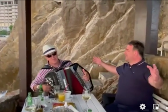 Medo u sevdahu: Divna, divna zemljo moja (VIDEO) Medo u sevdahu: Divna, divna zemljo moja (VIDEO)