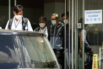 Uhapšeno pet novinara prodemokratskog lista u Hongkongu Uhapšeno pet novinara prodemokratskog lista u Hongkongu