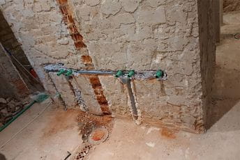 U manastiru radovi na toaletima, izvode ih samoinicijativno U manastiru radovi na toaletima, izvode ih samoinicijativno