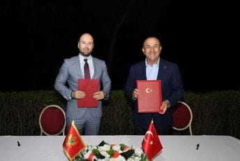 Radulović i Čavušoglu potpisali Memorandum o saradnji u protokolarnim poslovima Radulović i Čavušoglu potpisali Memorandum o saradnji u protokolarnim poslovima