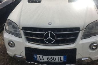 Abazović vozi ,,mercedes“ oduzet od kriminalaca iz Albanije Abazović vozi ,,mercedes“ oduzet od kriminalaca iz Albanije