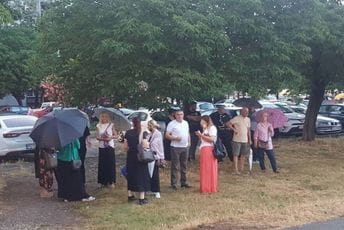 Bogougodnice protestuju zbog premijere filma Malagurskog Bogougodnice protestuju zbog premijere filma Malagurskog