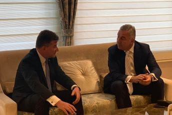 Predsjednik Đukanović sa Lajčakom na marginama Antalijskog diplomatskog foruma Predsjednik Đukanović sa Lajčakom na marginama Antalijskog diplomatskog foruma