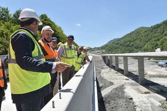 Vlada Kinezima u julu mora da plati 29 miliona eura Vlada Kinezima u julu mora da plati 29 miliona eura