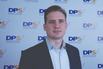 Ćulafić: Hram pretvoren u bioskopsku salu za projekciju mržnje i šovinizma Ćulafić: Hram pretvoren u bioskopsku salu za projekciju mržnje i šovinizma