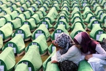 Počelo suđenje sedmorici bivših pripadnika Vojske Republike Srpske za genocid u Srebrenici