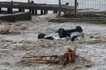 Nezapamćene poplave na Krimu: Jedna osoba stradala, povrijeđene 24 Nezapamćene poplave na Krimu: Jedna osoba stradala, povrijeđene 24