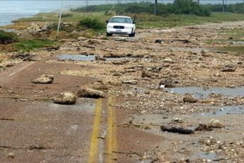 Tropska oluja pogodila jug SAD-a Tropska oluja pogodila jug SAD-a