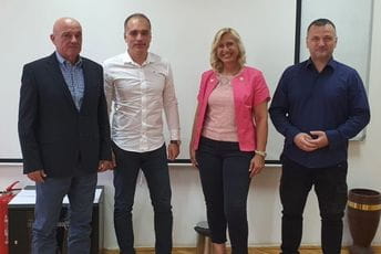 Sandra Kolaković odbranila magistarski rad Sandra Kolaković odbranila magistarski rad