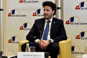 Abazović: Prekinuti sa prethodnom praksom, građani da budu upućeni u sve procese Abazović: Prekinuti sa prethodnom praksom, građani da budu upućeni u sve procese