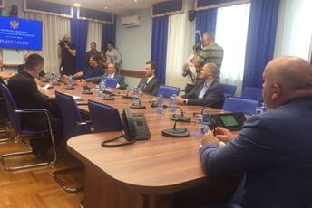 Šćekić: Pozivam partnere iz vlasti na dijalog, Crna Gora mora naprijed Šćekić: Pozivam partnere iz vlasti na dijalog, Crna Gora mora naprijed