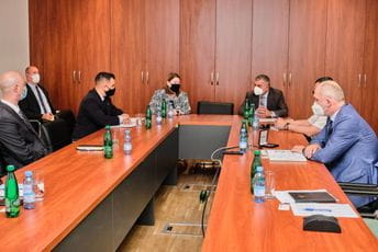 Nastavak saradnje obalske straže SAD i Crne Gore u oblasti bezbjednosne zaštite u lukama Nastavak saradnje obalske straže SAD i Crne Gore u oblasti bezbjednosne zaštite u lukama