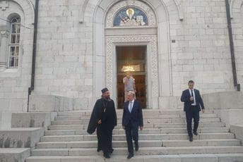 Krivokapić sa Metodijem: Vlada će pomoći obnovu Sabornog hrama Svetog Vasilija Ostroškog Krivokapić sa Metodijem: Vlada će pomoći obnovu Sabornog hrama Svetog Vasilija Ostroškog